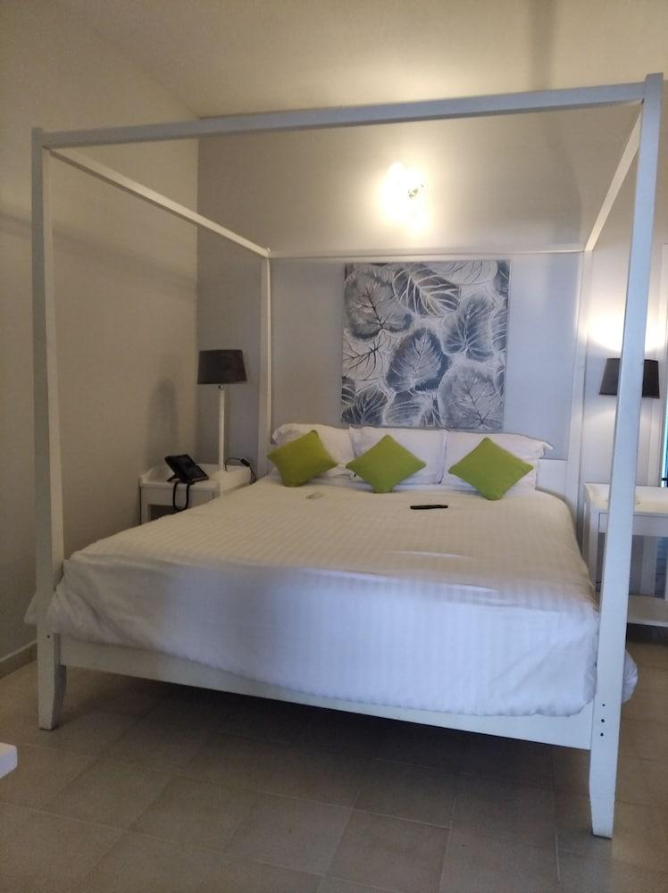 Hotel Fregate Bleue Le François Exteriör bild